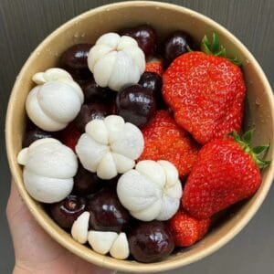 Trái cây cắt sẵn cherry măng cụt dâu tây